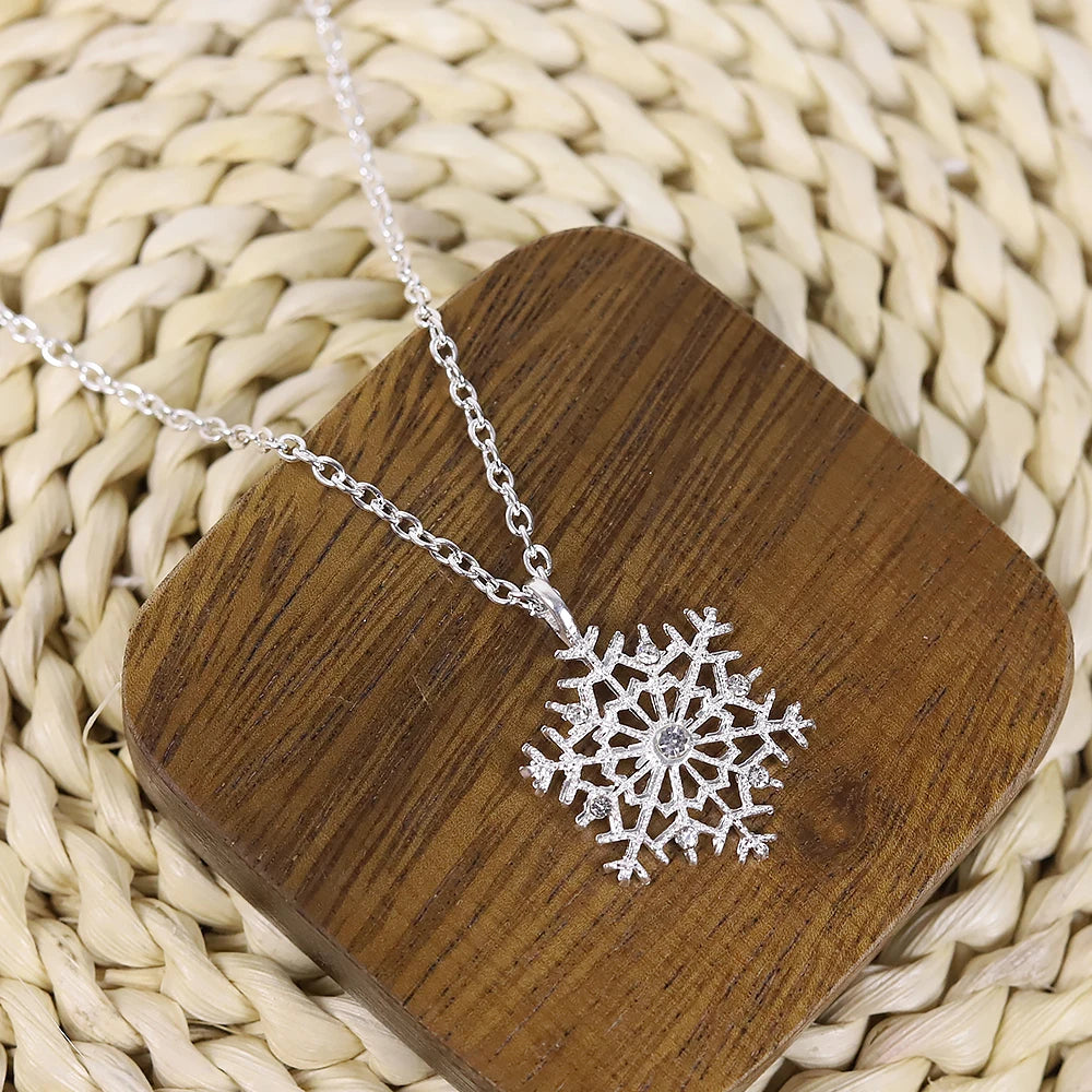 Christmas Flake Necklace